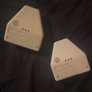 Dual Outlet Clapper